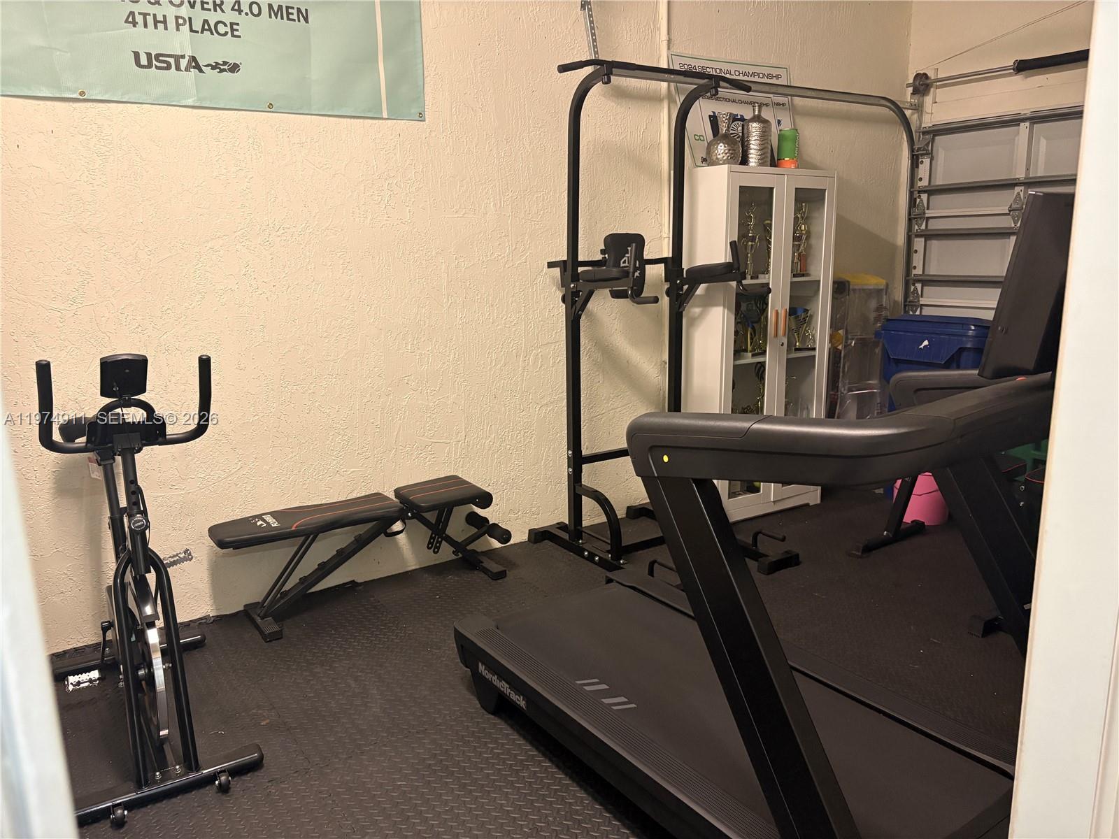 10233 NW 89th Ter Unit: .