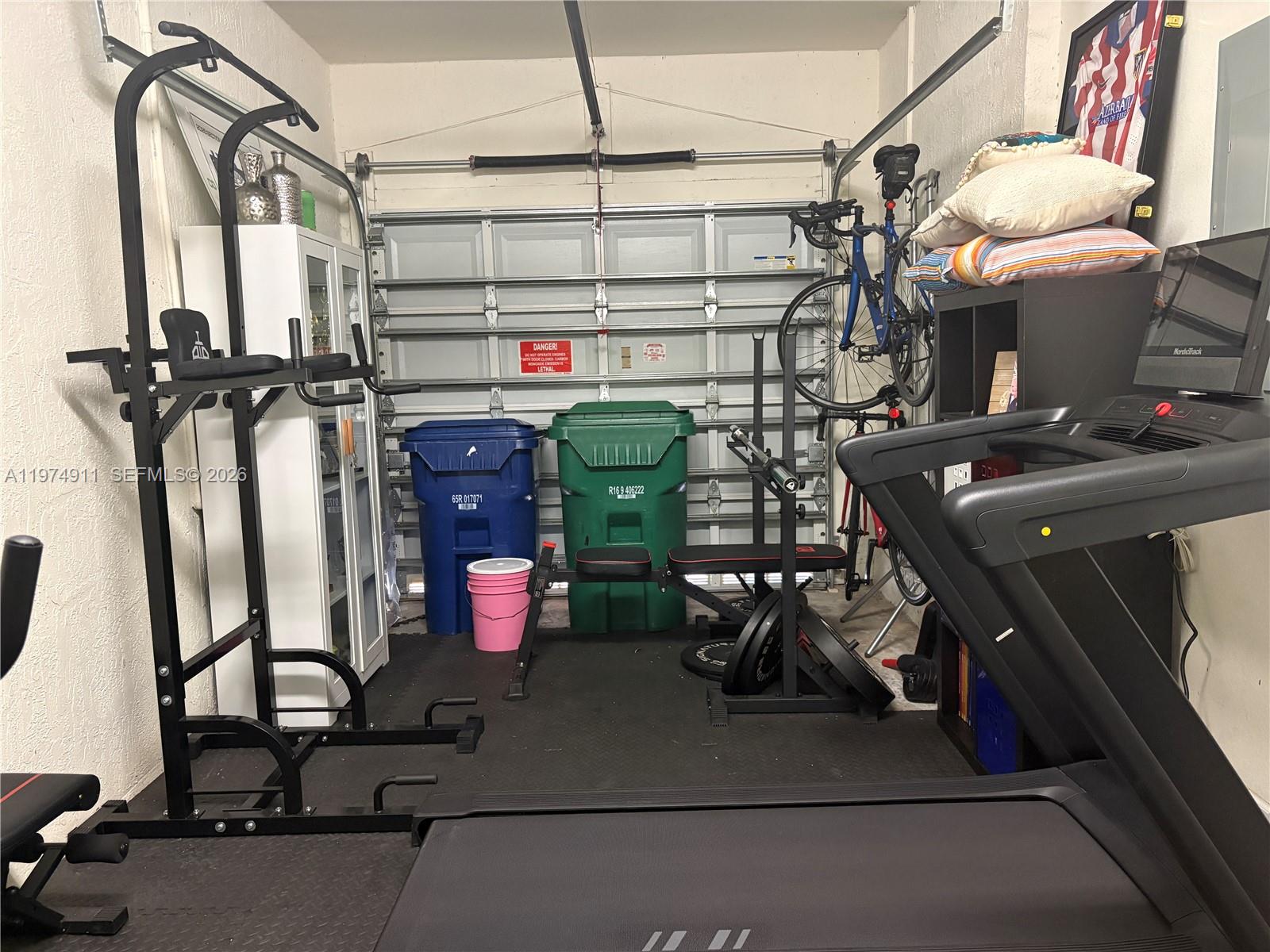 10233 NW 89th Ter Unit: .