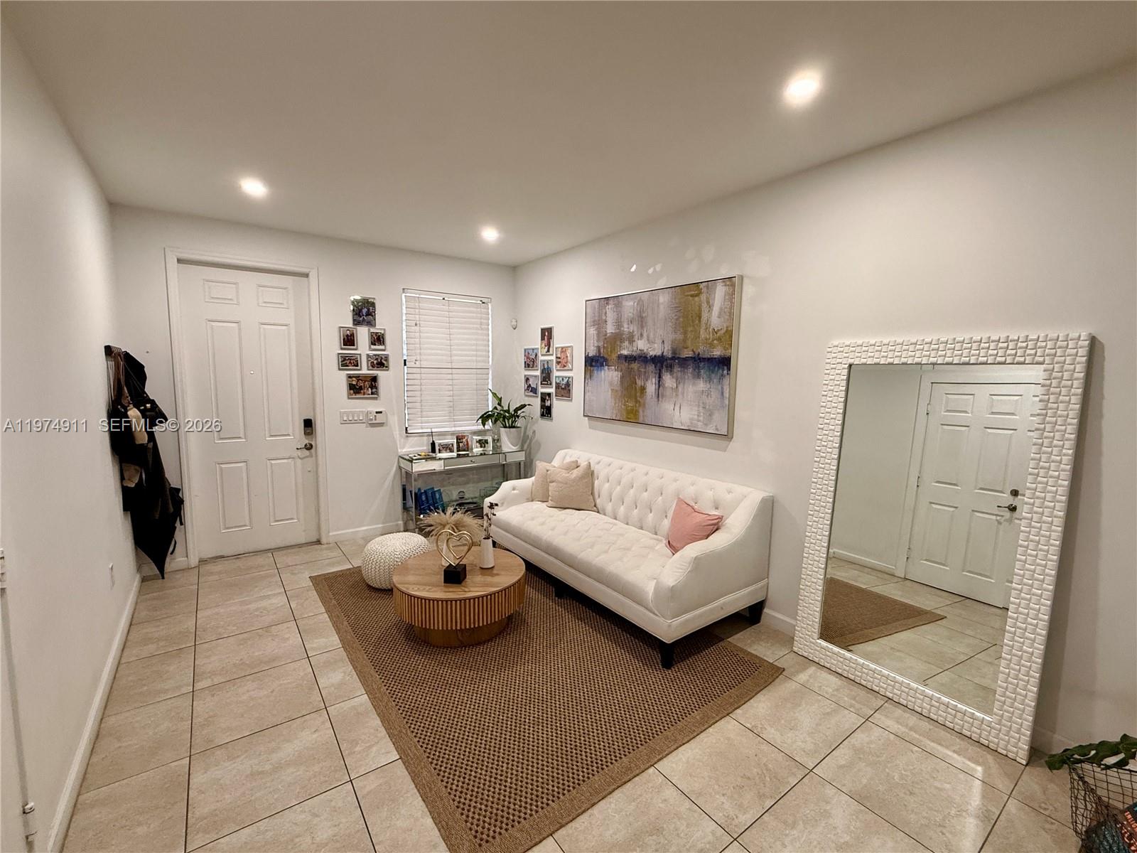 10233 NW 89th Ter Unit: .