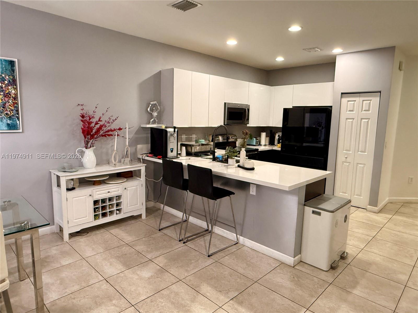 10233 NW 89th Ter Unit: .