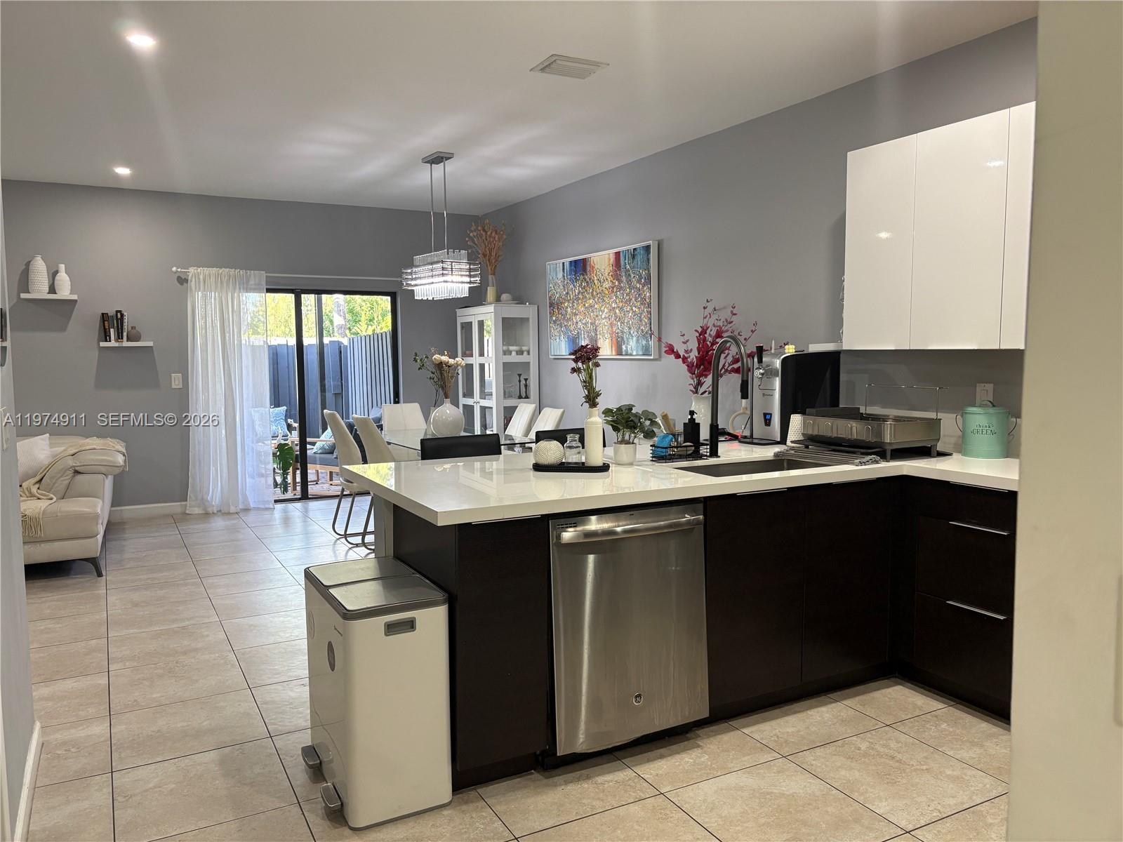 10233 NW 89th Ter Unit: .