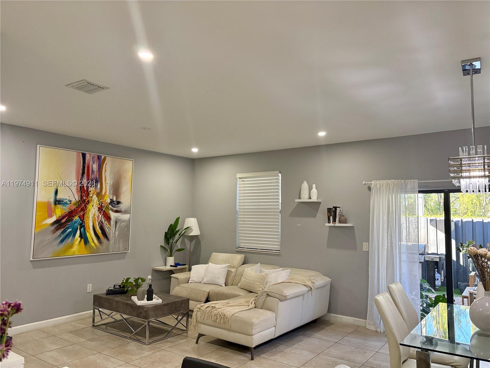 10233 NW 89th Ter Unit: .