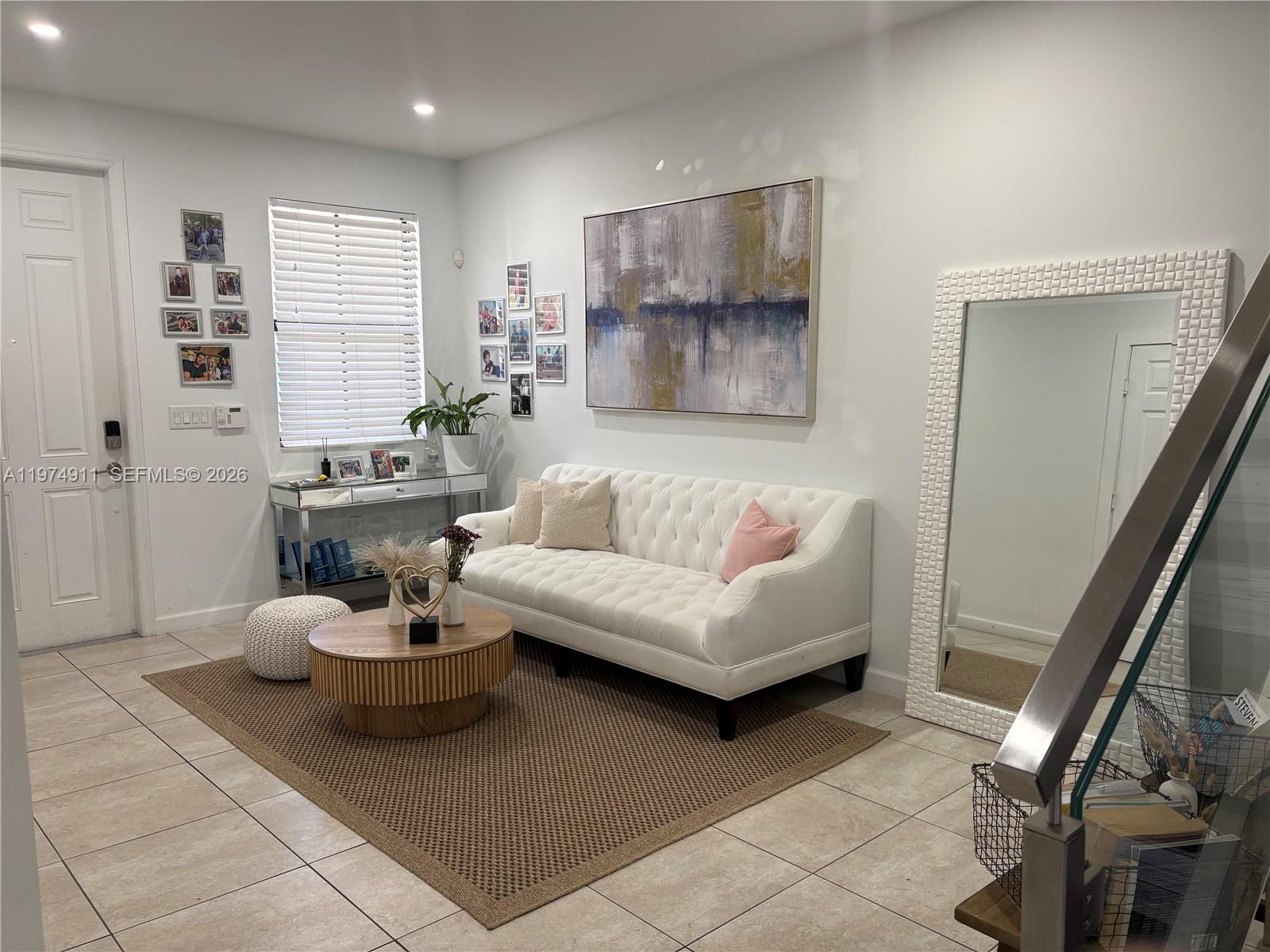 10233 NW 89th Ter Unit: .