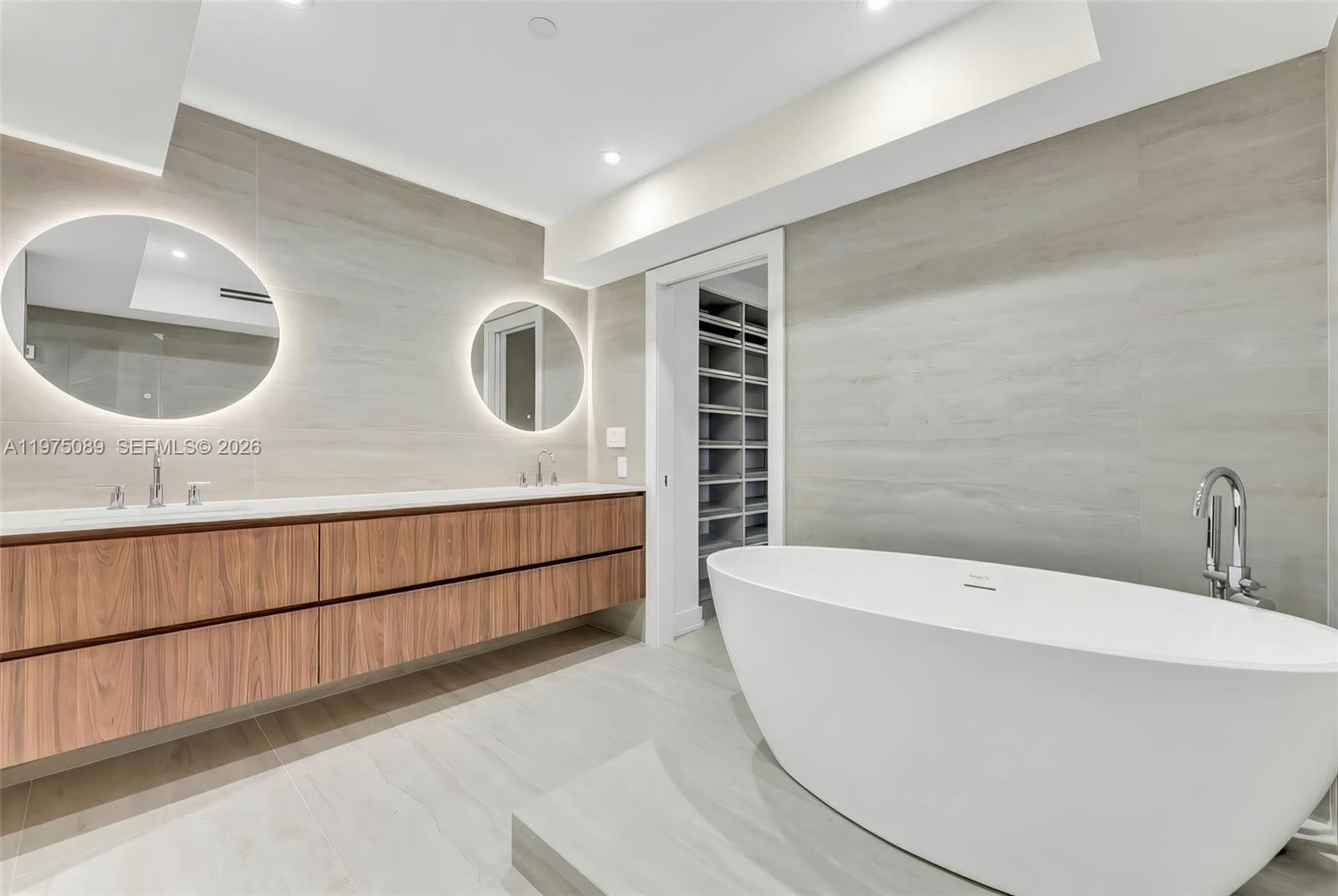 19355 Turnberry Way # 4K