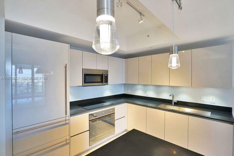 1010 Brickell Ave # 3506