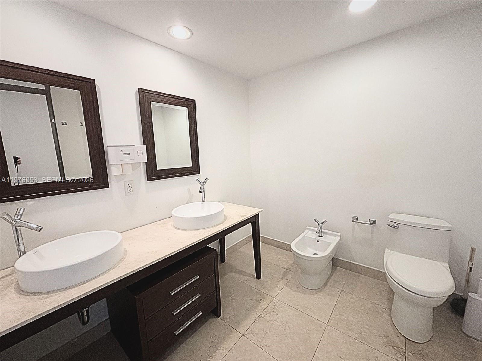 495 Brickell Ave # 5306