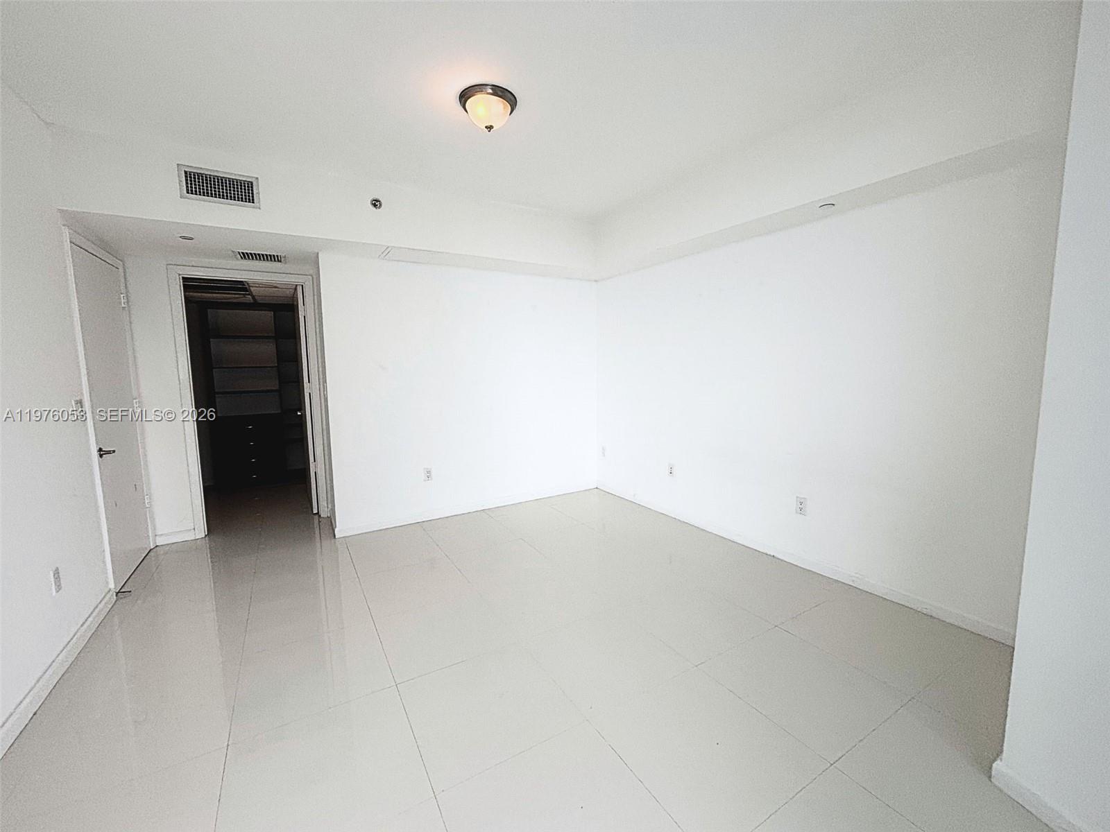 495 Brickell Ave # 5306