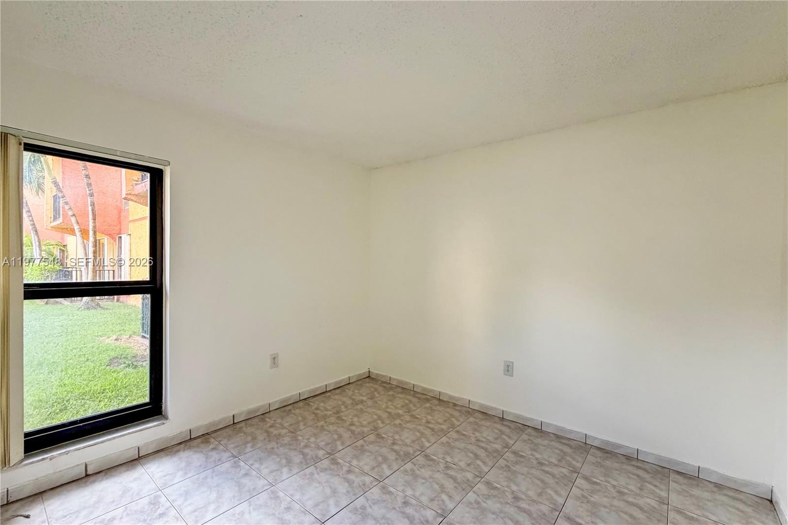 4803 NW 7th St # 14 Unit: 105-14