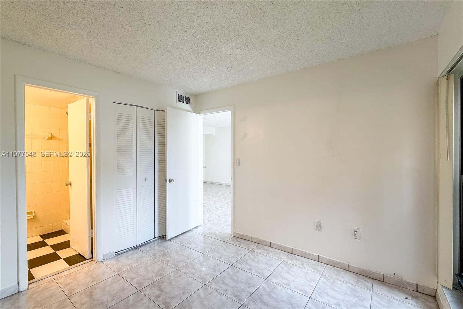 4803 NW 7th St # 14 Unit: 105-14