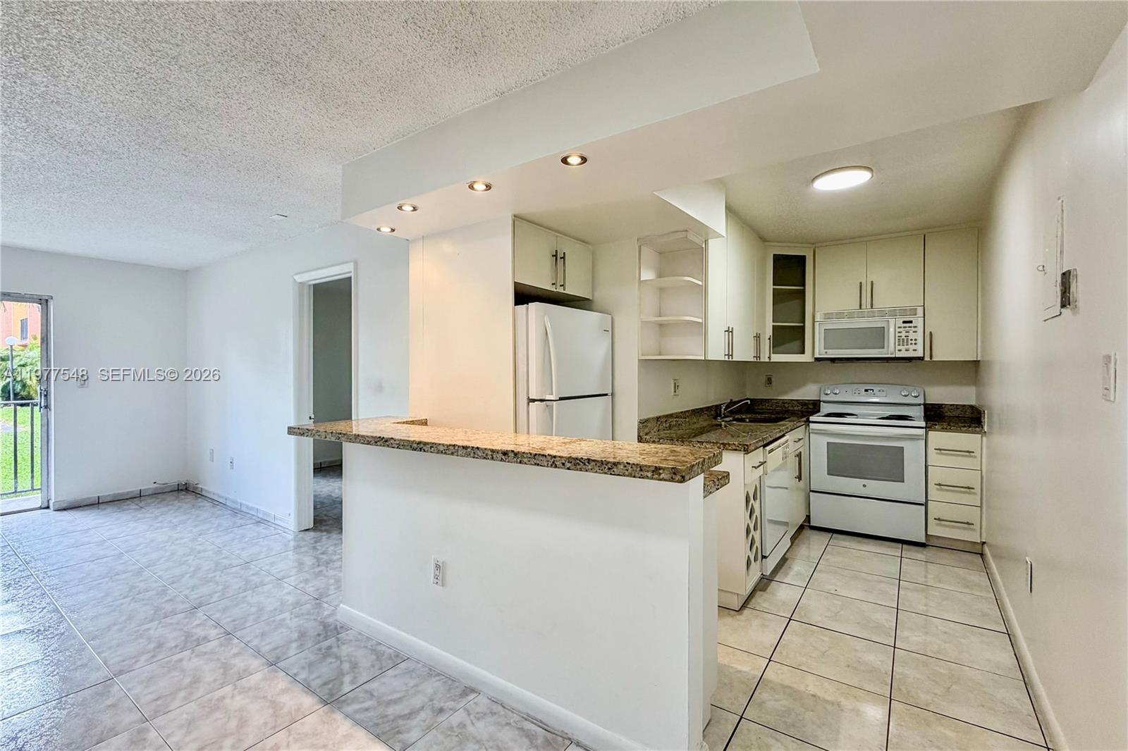 4803 NW 7th St # 14 Unit: 105-14