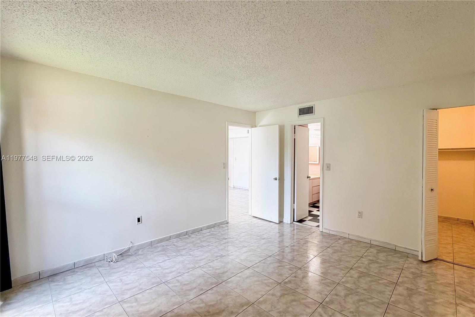 4803 NW 7th St # 14 Unit: 105-14