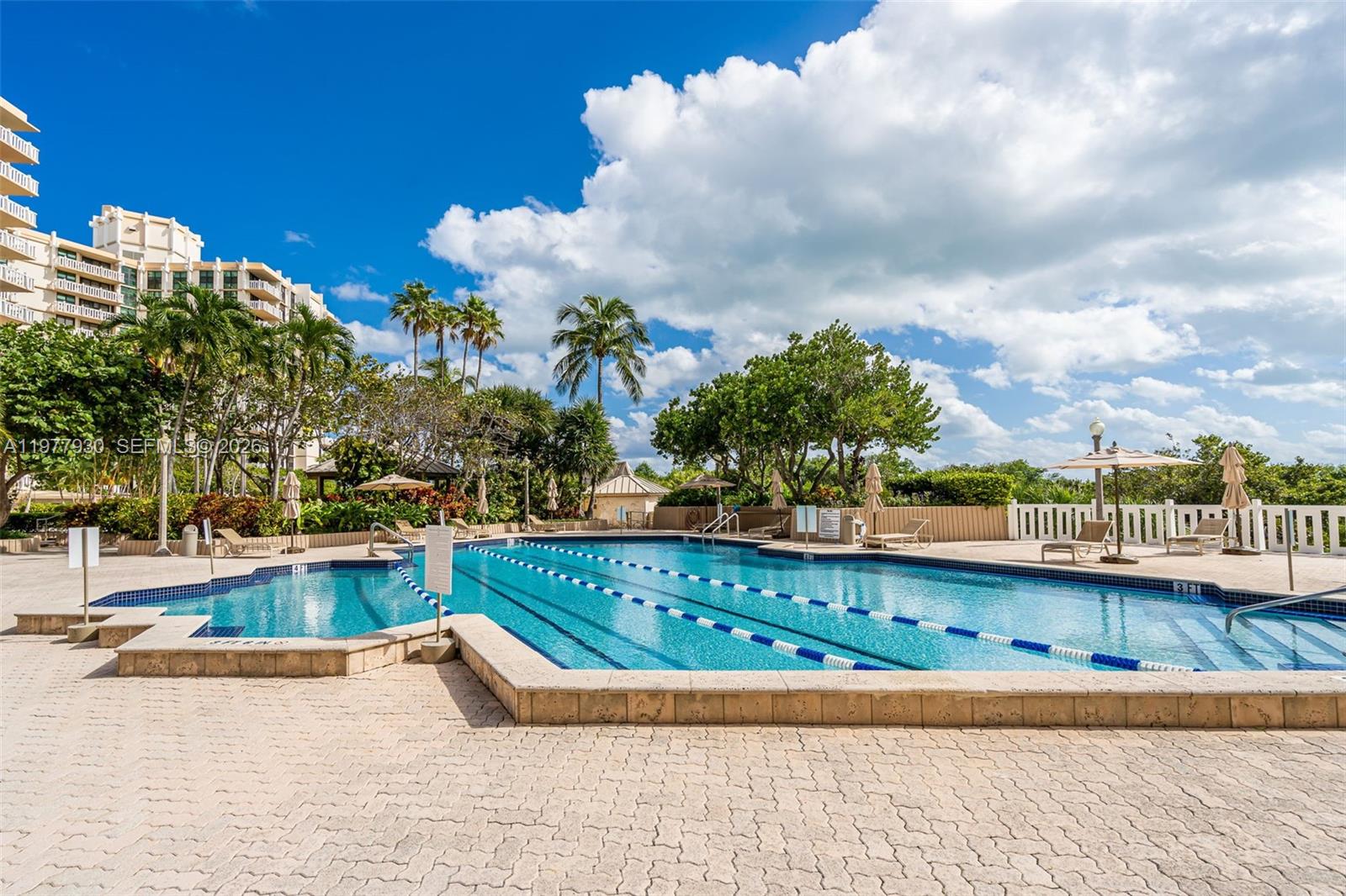 1121 Crandon Blvd # E1203
