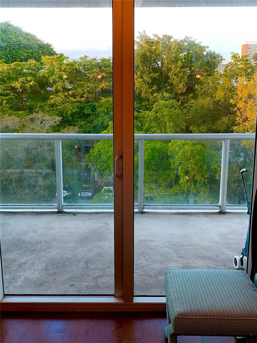 720 NE 62nd St # 403