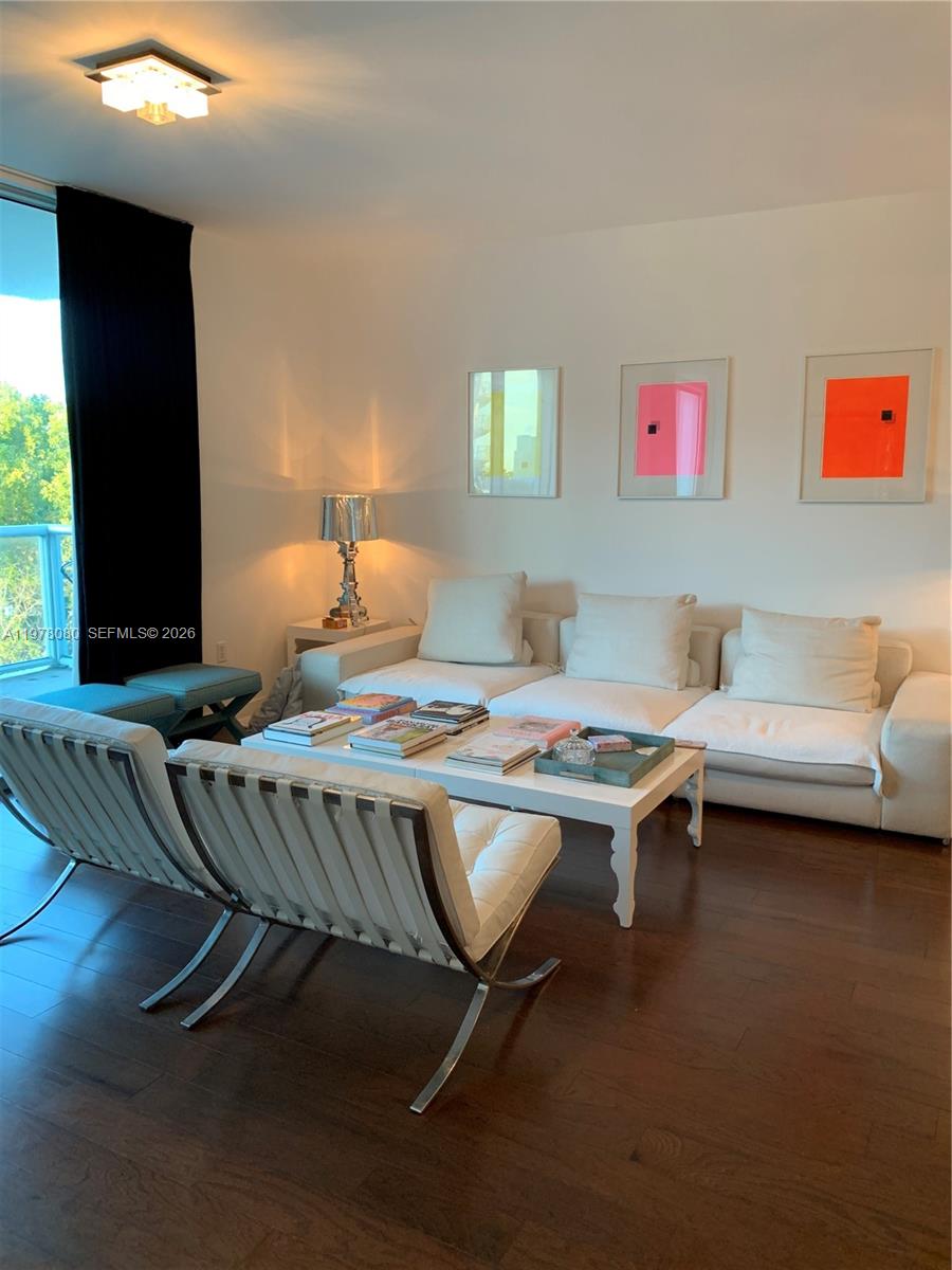 720 NE 62nd St # 403