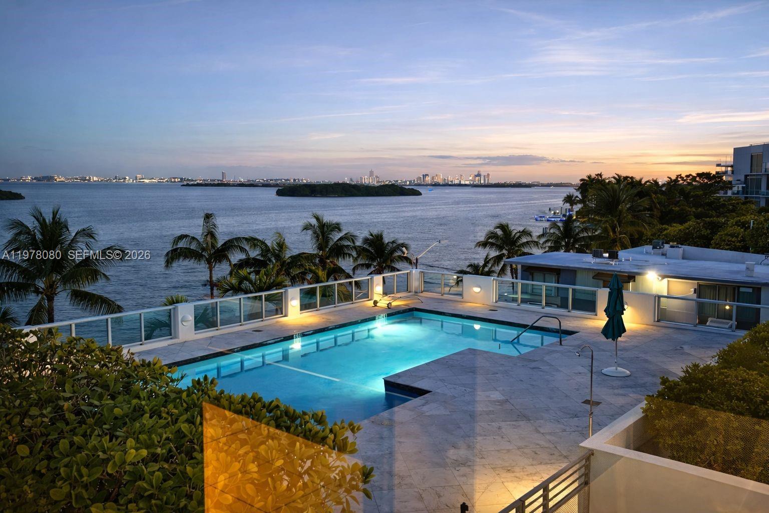 720 NE 62nd St # 403