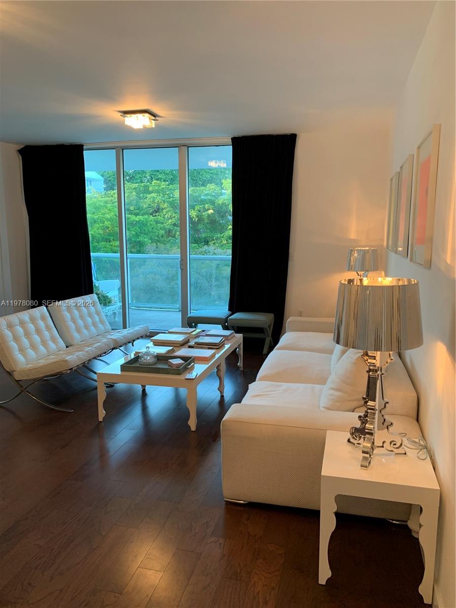 720 NE 62nd St # 403