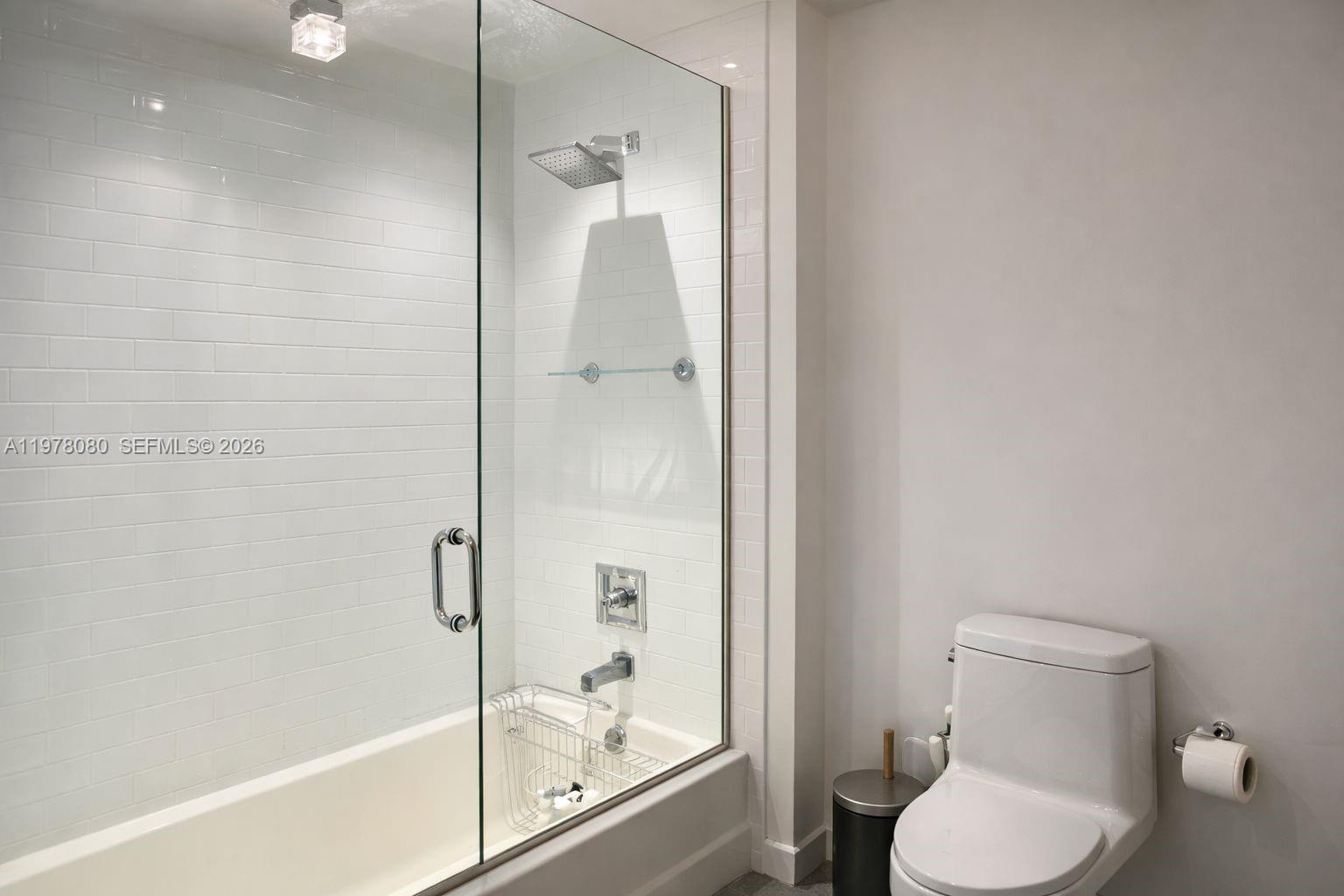 720 NE 62nd St # 403