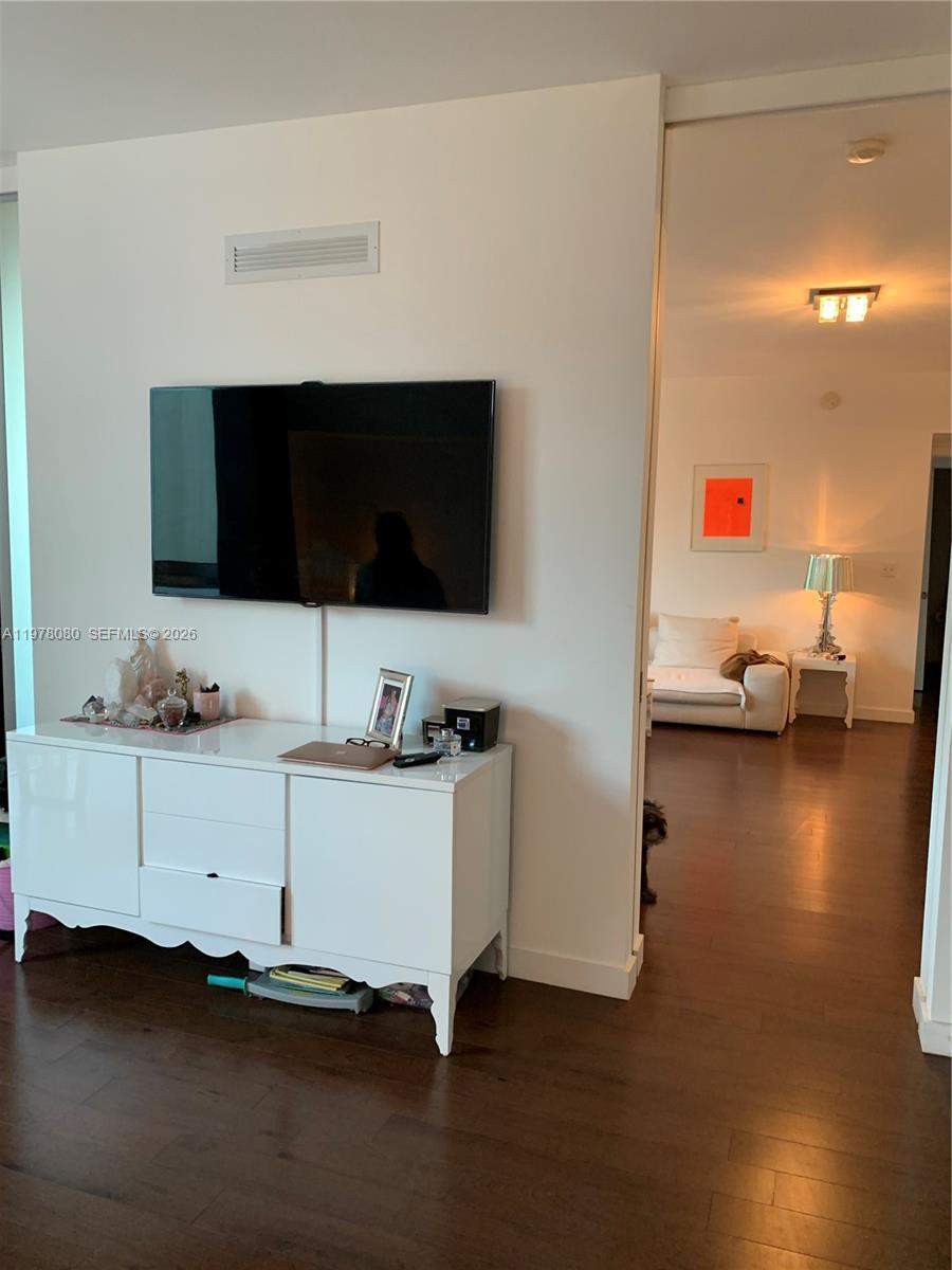 720 NE 62nd St # 403