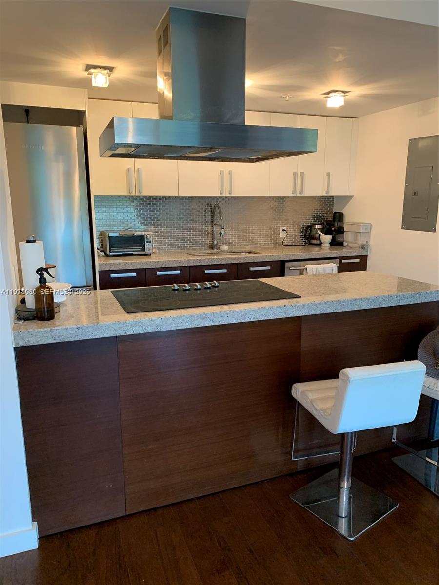 720 NE 62nd St # 403