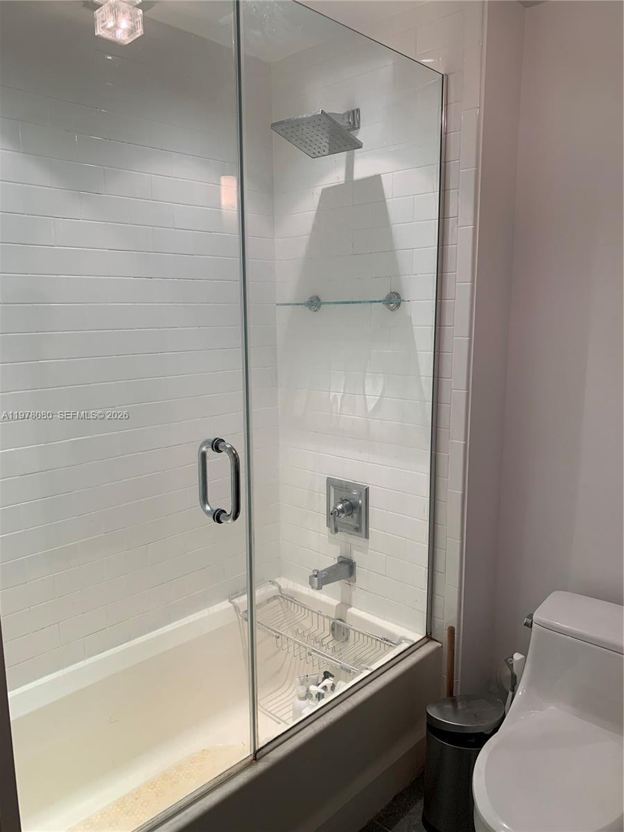 720 NE 62nd St # 403