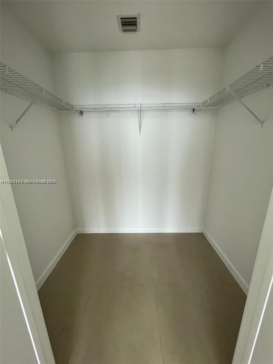 888 Biscayne Blvd # 3205