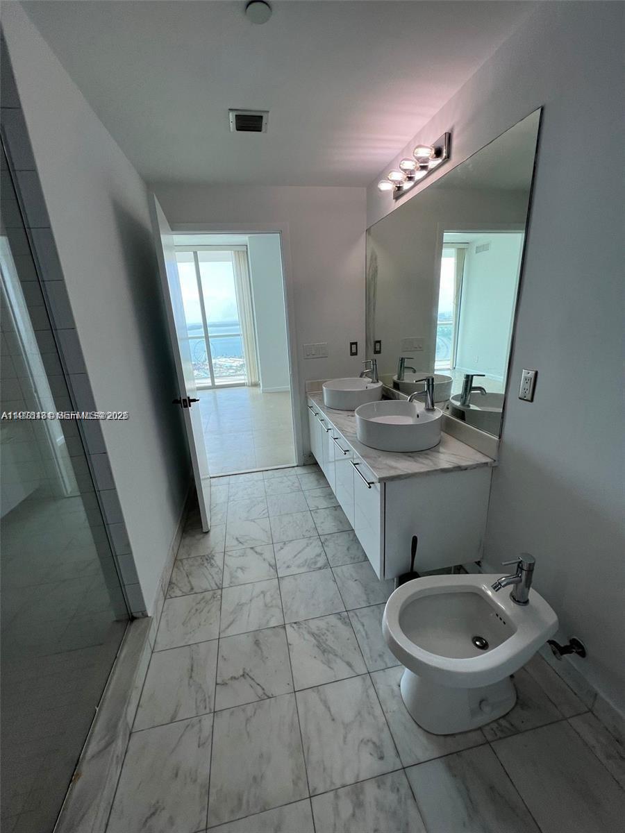 888 Biscayne Blvd # 3205