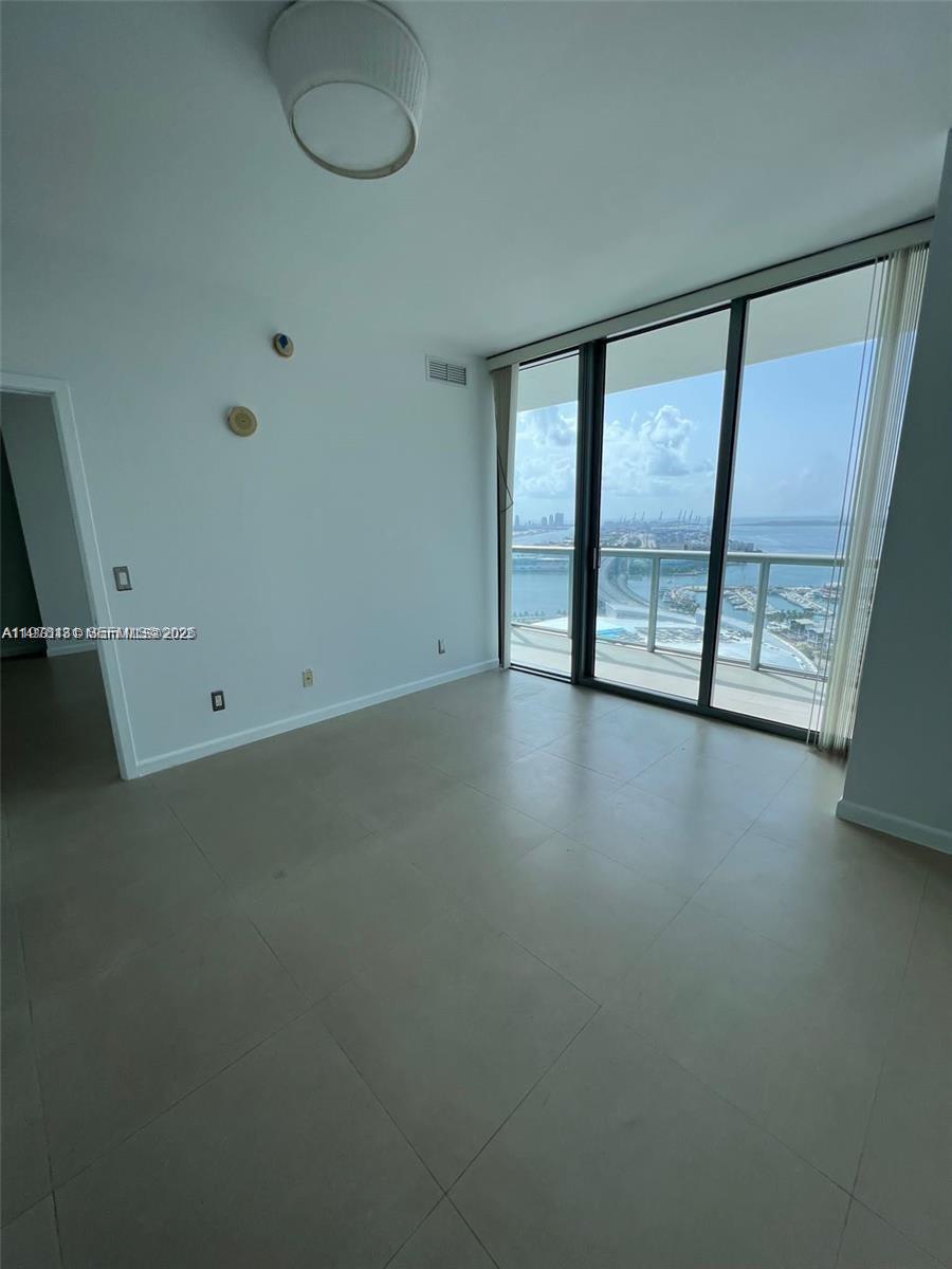 888 Biscayne Blvd # 3205