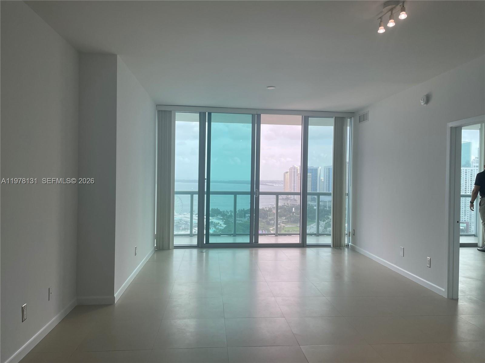 888 Biscayne Blvd # 3205