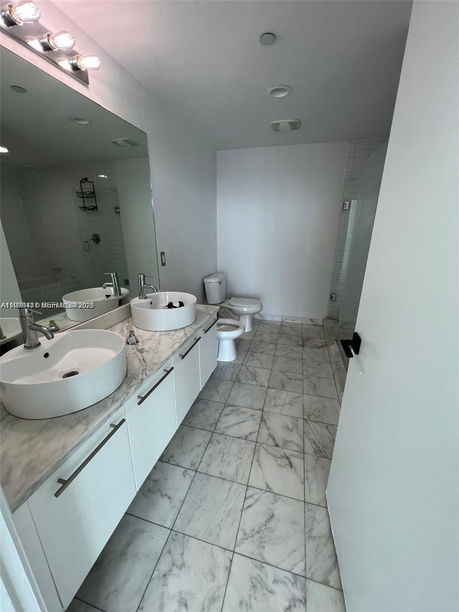 888 Biscayne Blvd # 3205