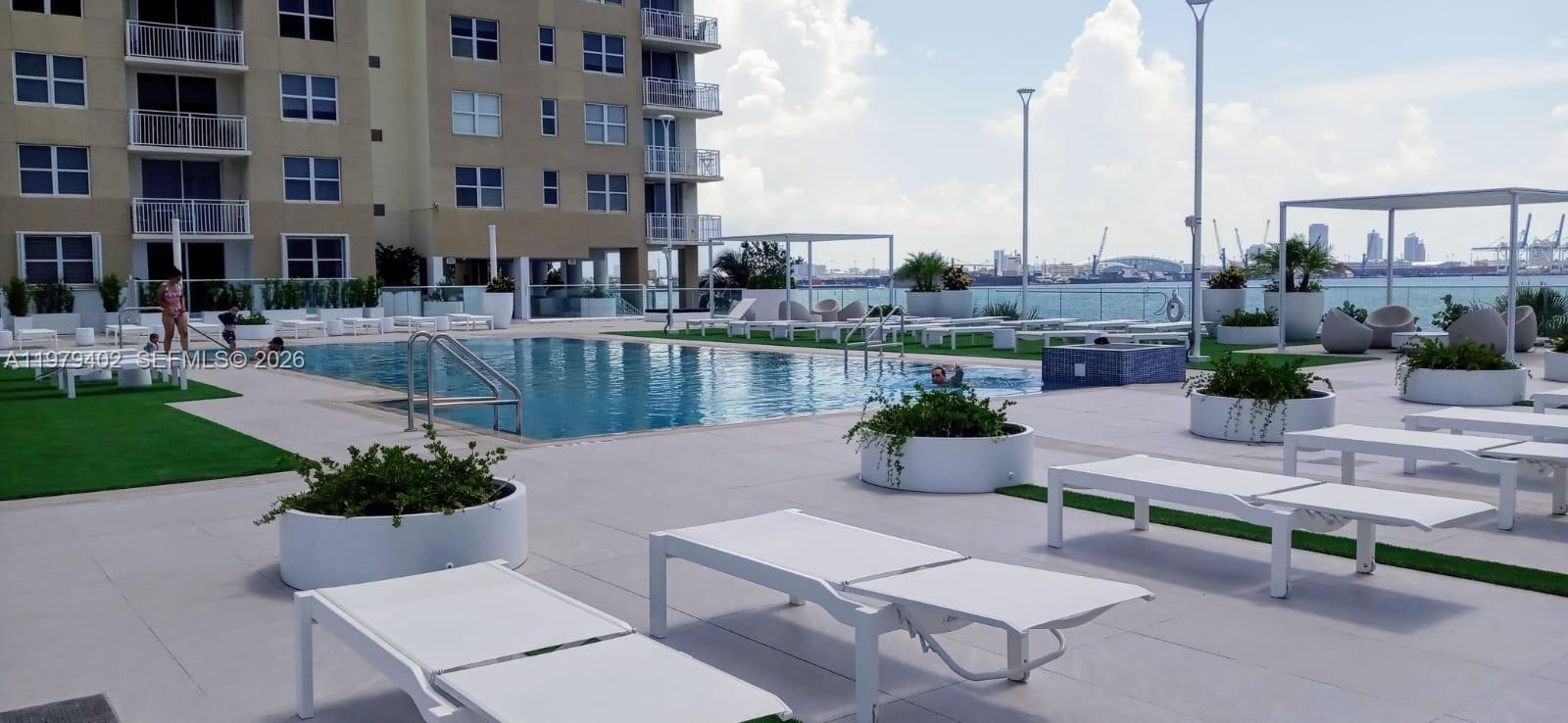 770 Claughton Island Dr # 911