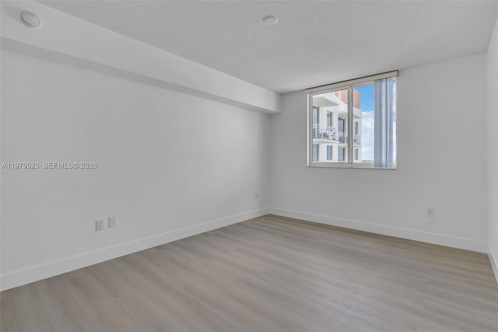 18800 NE 29th Ave Unit: LP1022