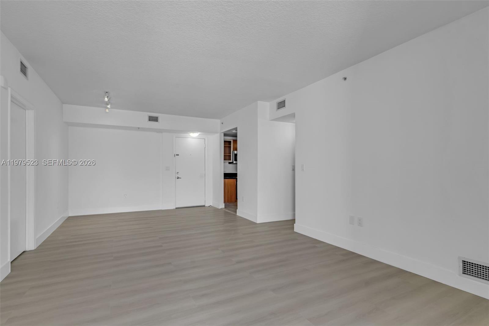 18800 NE 29th Ave Unit: LP1022