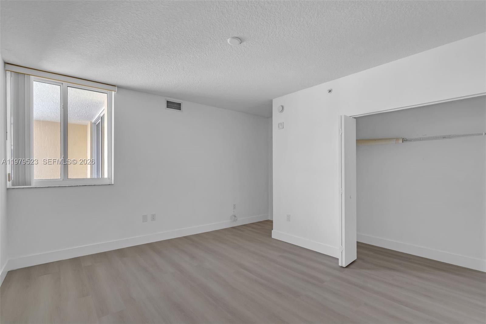 18800 NE 29th Ave Unit: LP1022