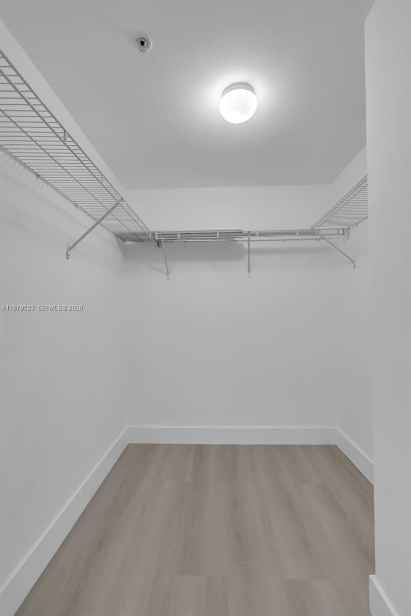 18800 NE 29th Ave Unit: LP1022