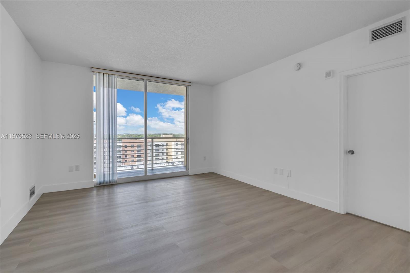 18800 NE 29th Ave Unit: LP1022