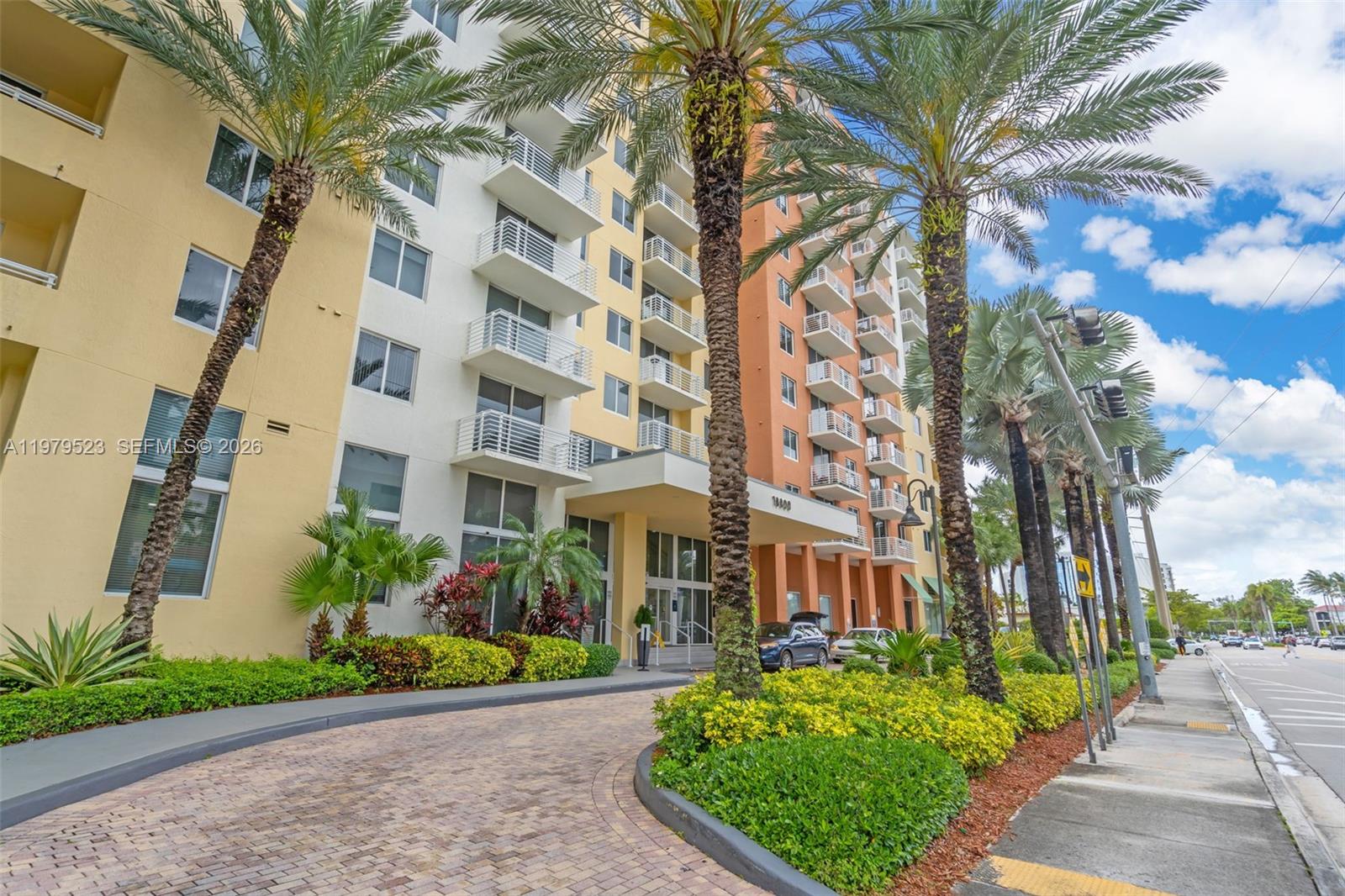 18800 NE 29th Ave Unit: LP1022