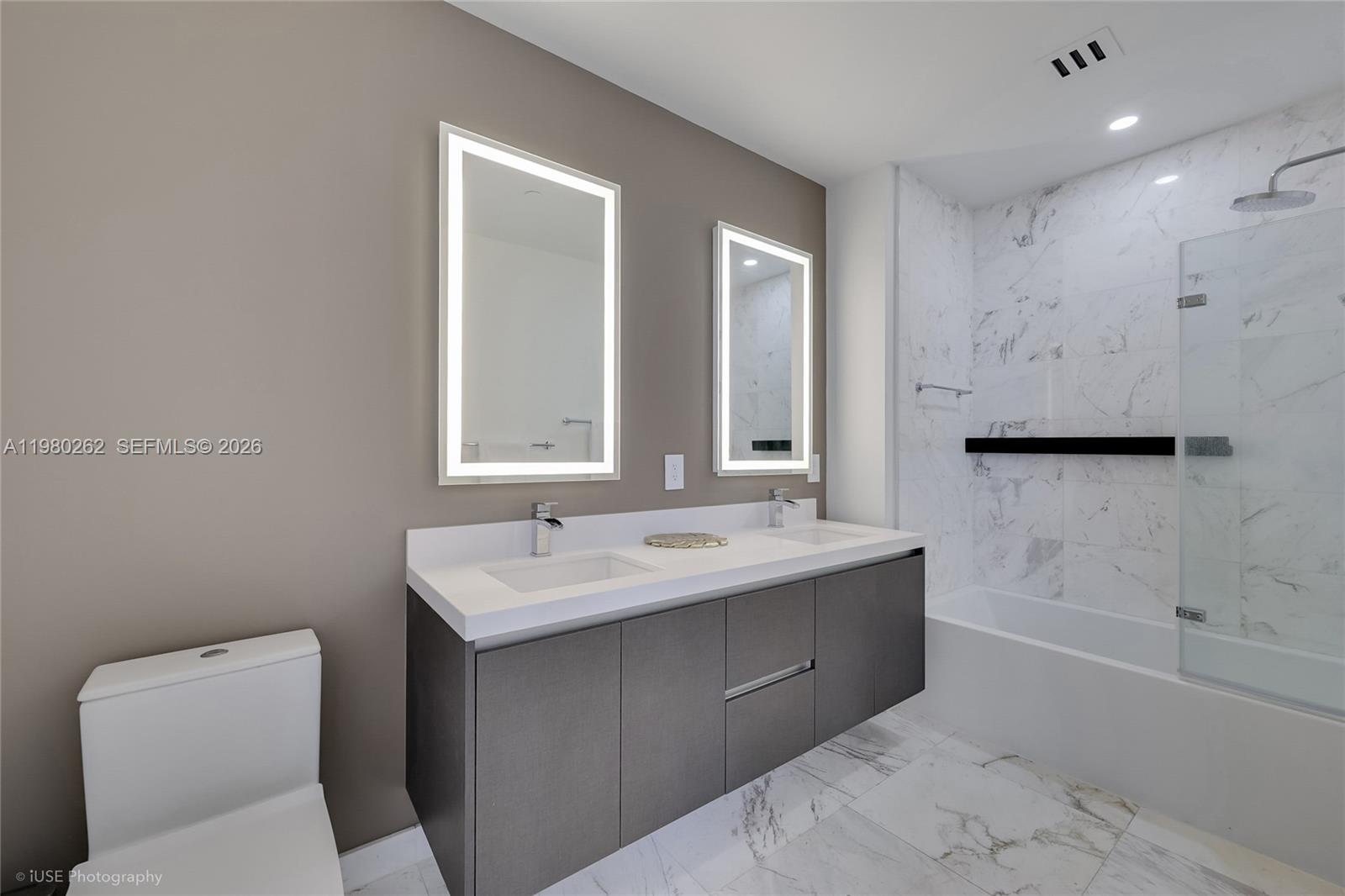 851 NE 1st Ave # 3402