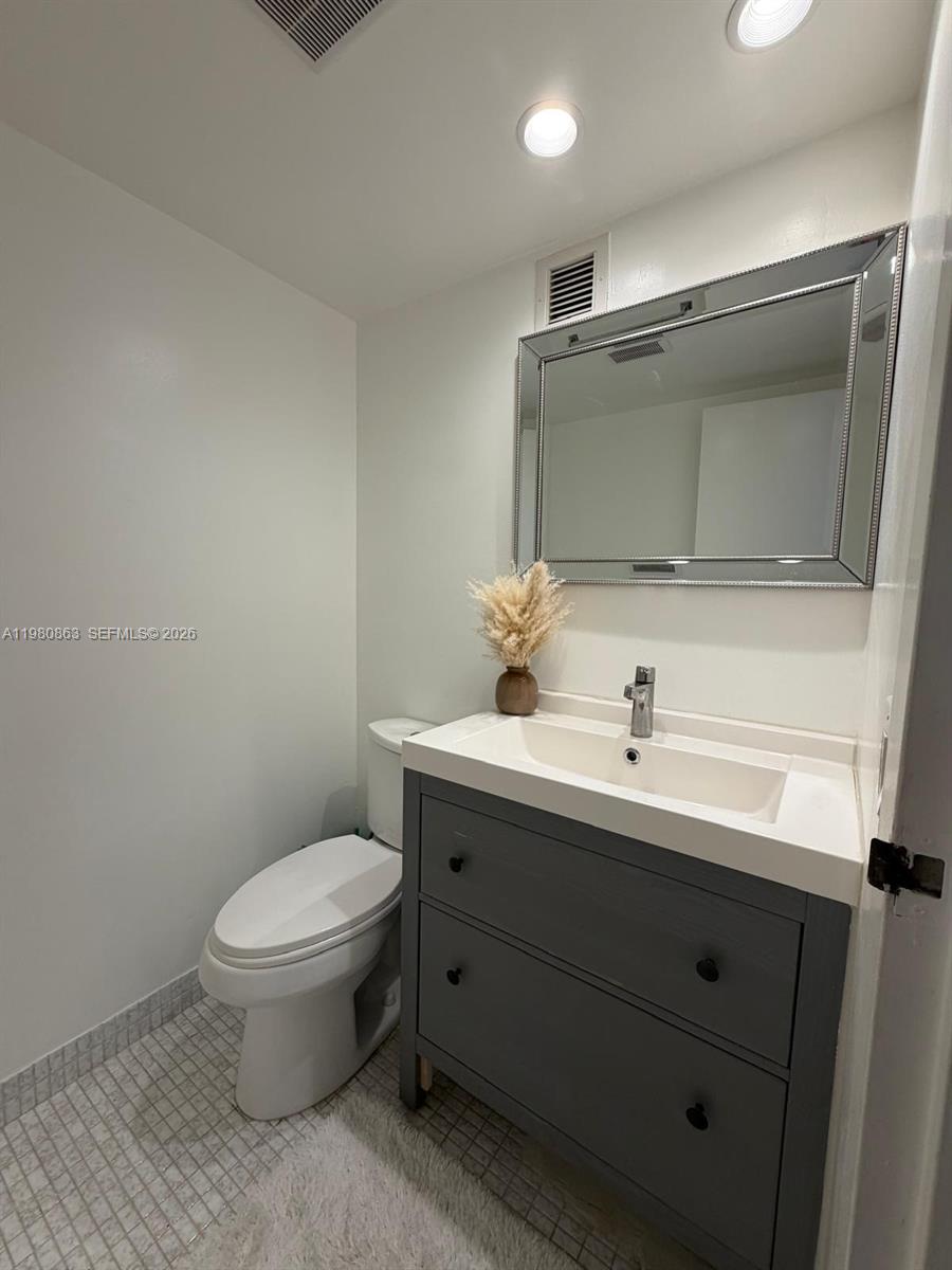 851 Three Islands Blvd # 308