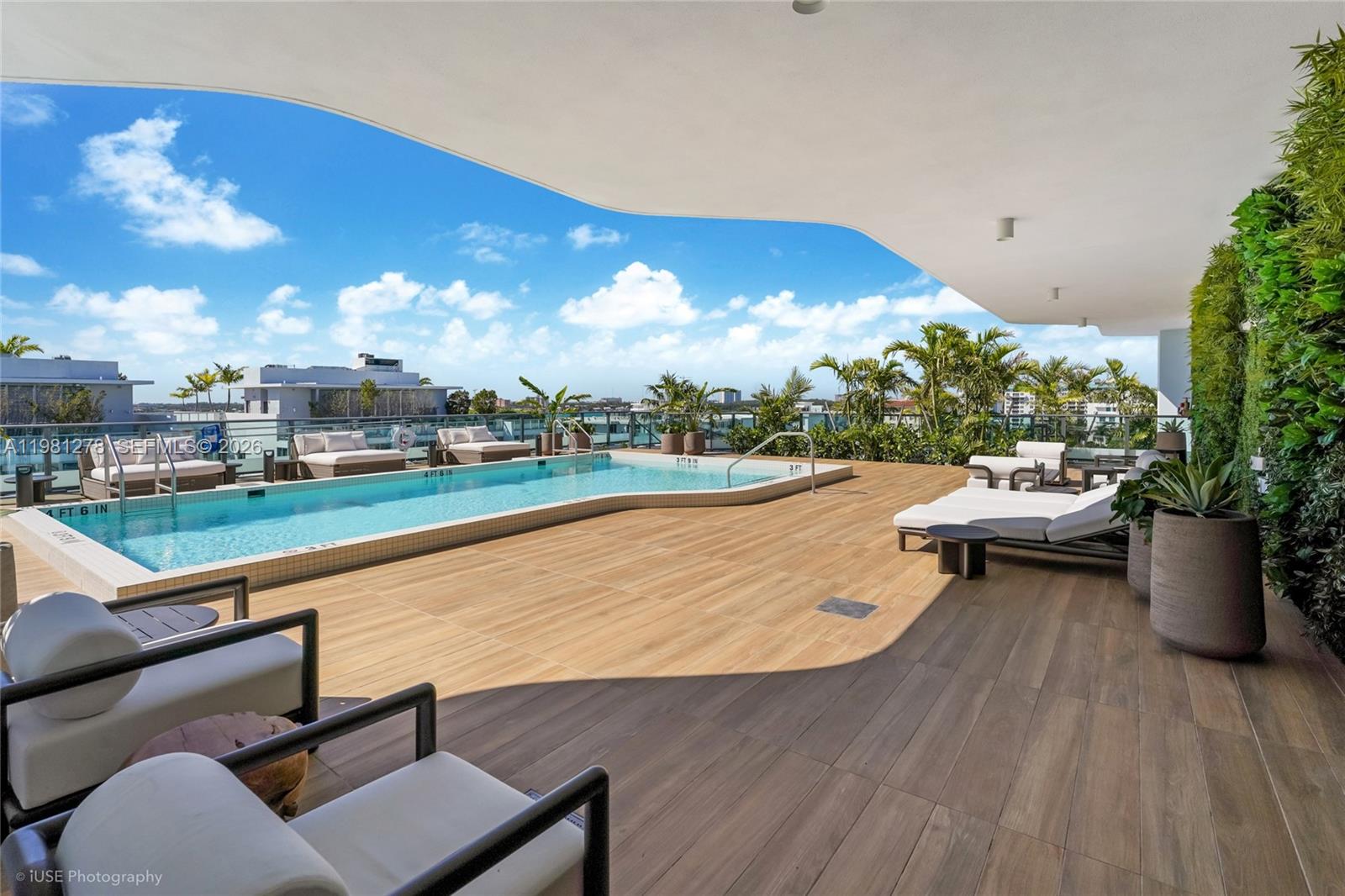 9901 W Bay Harbor Dr # 303