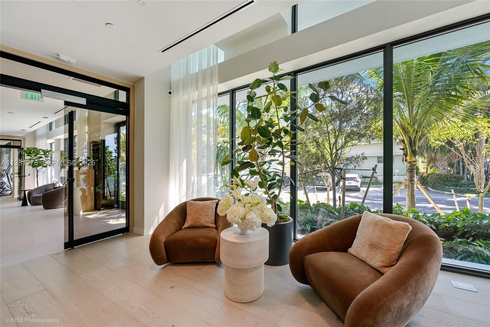 9901 W Bay Harbor Dr # 303