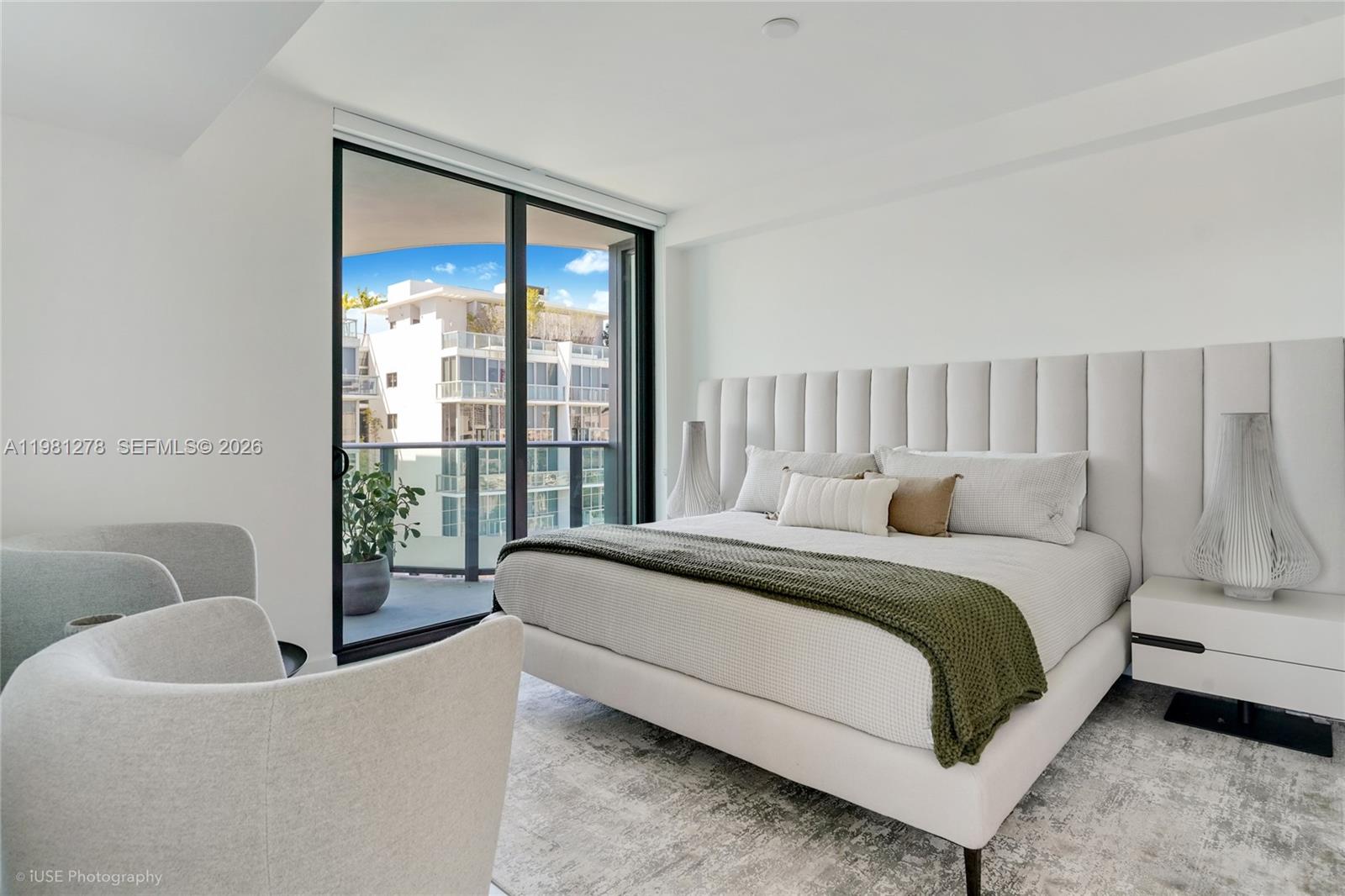 9901 W Bay Harbor Dr # 303