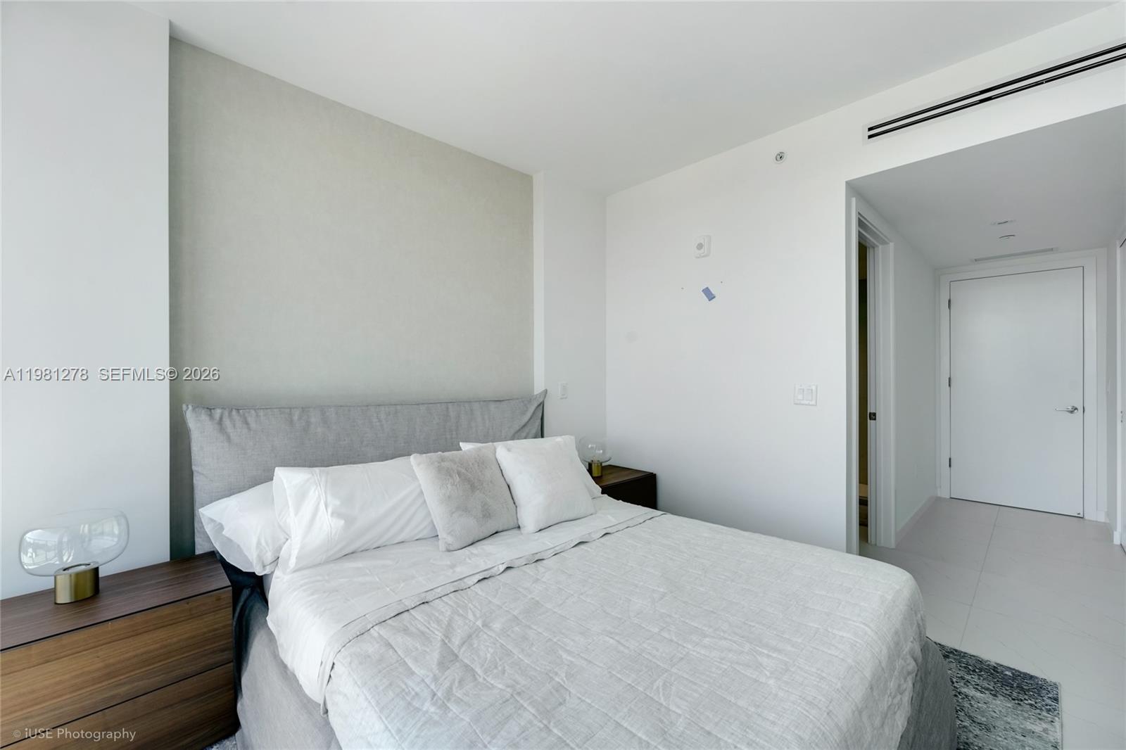 9901 W Bay Harbor Dr # 303