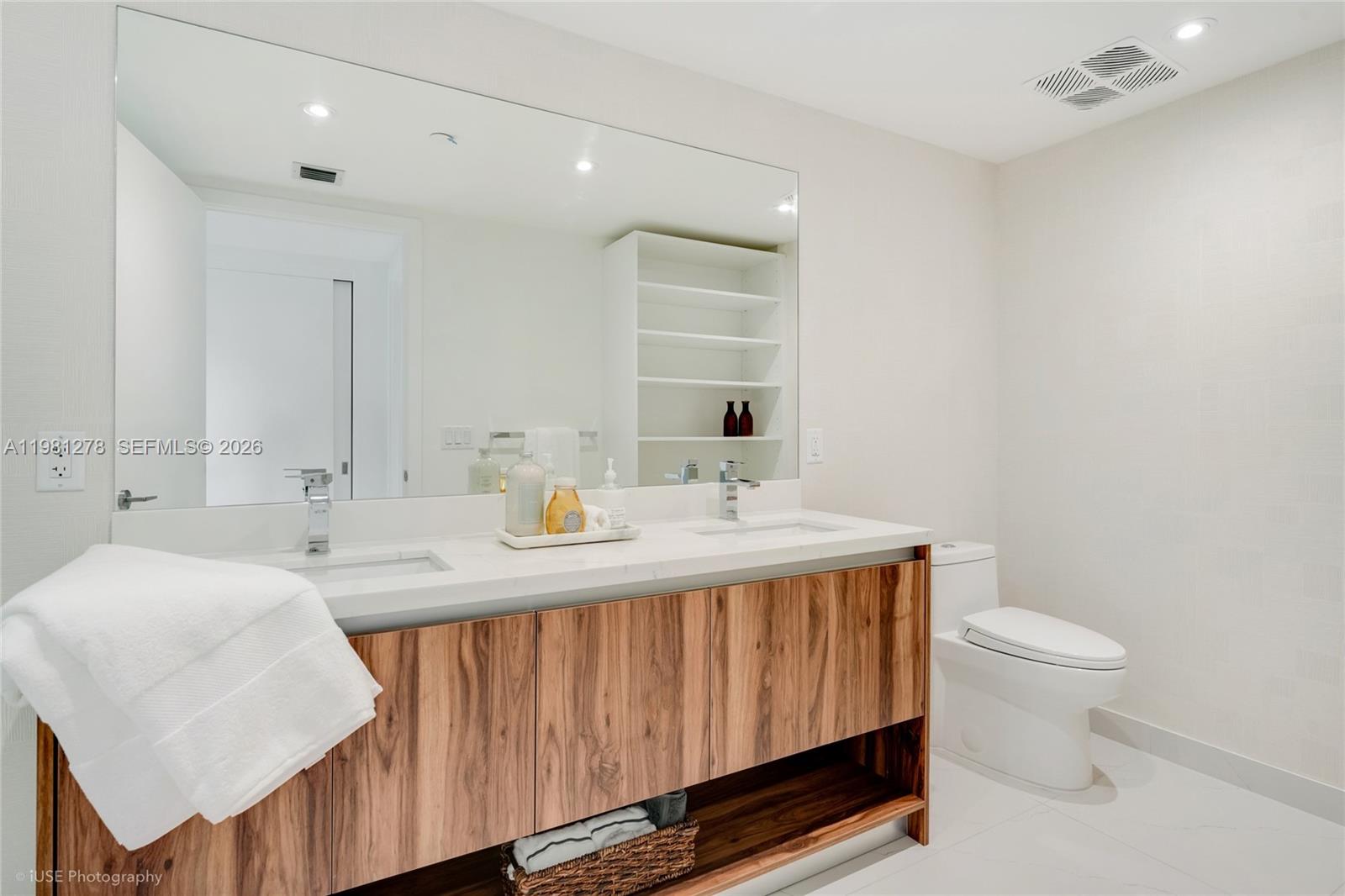 9901 W Bay Harbor Dr # 303