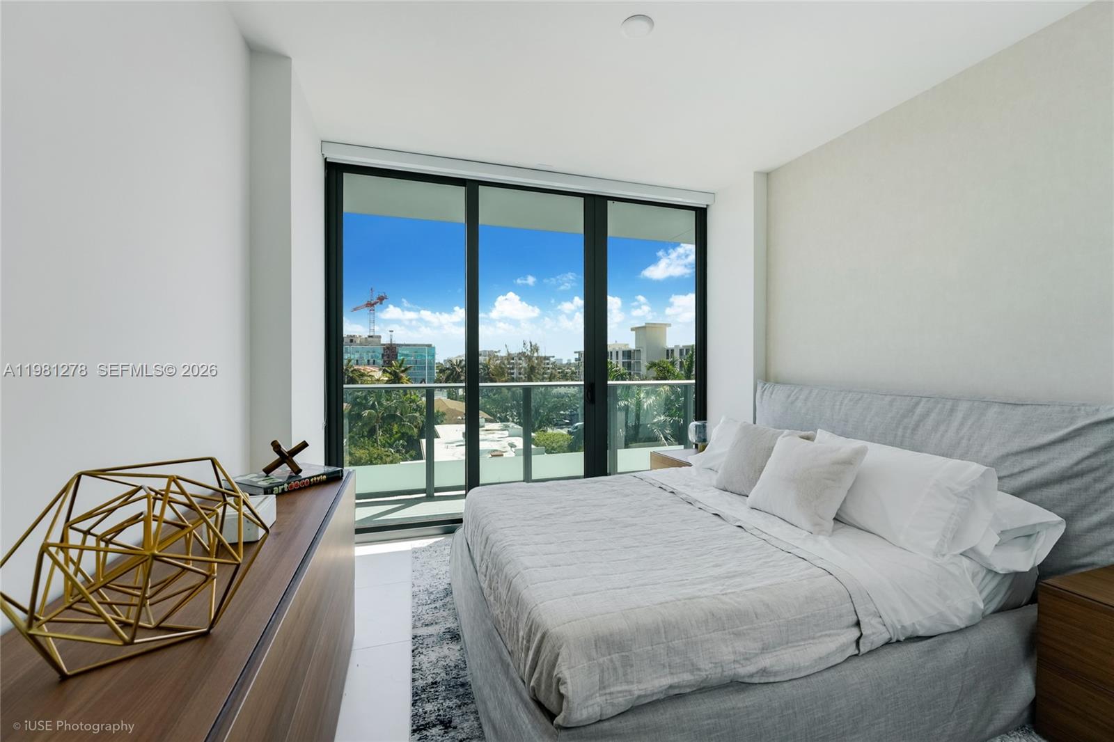 9901 W Bay Harbor Dr # 303