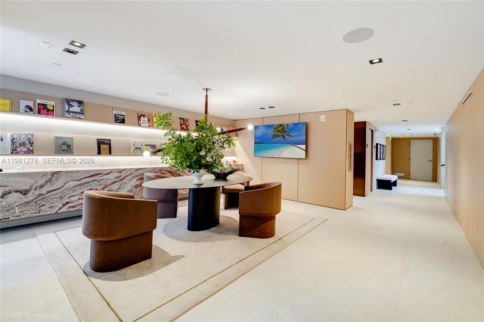 9901 W Bay Harbor Dr # 303