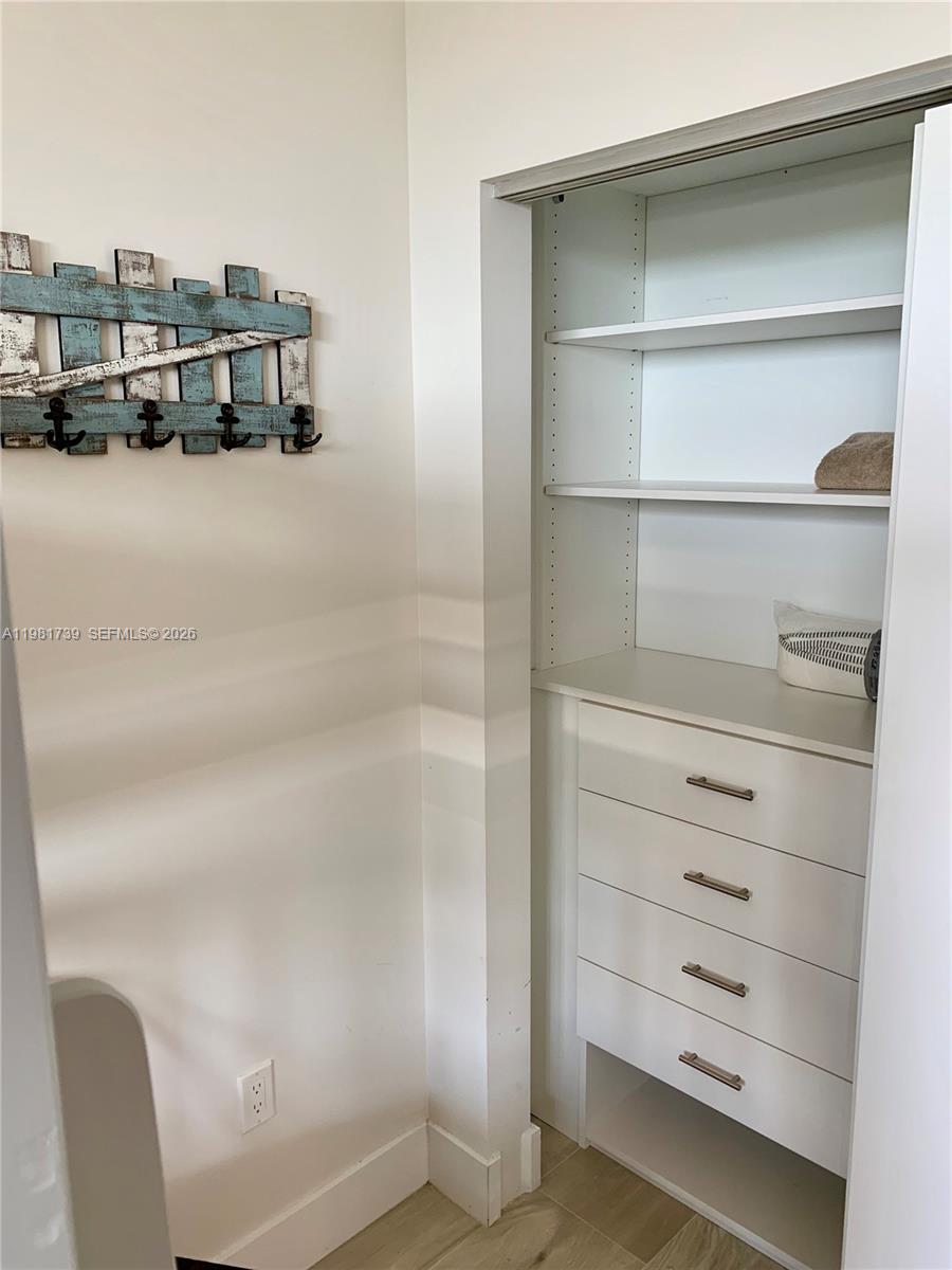 16385 Biscayne Blvd # 1104