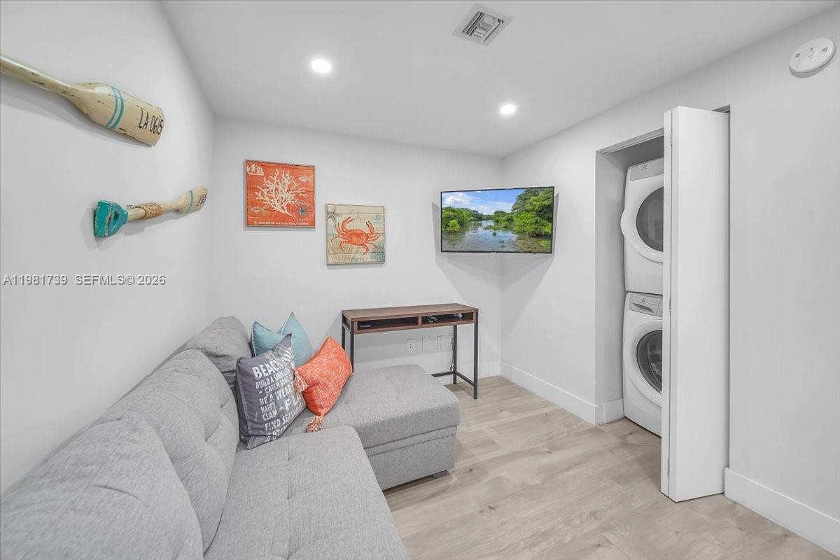 16385 Biscayne Blvd # 1104