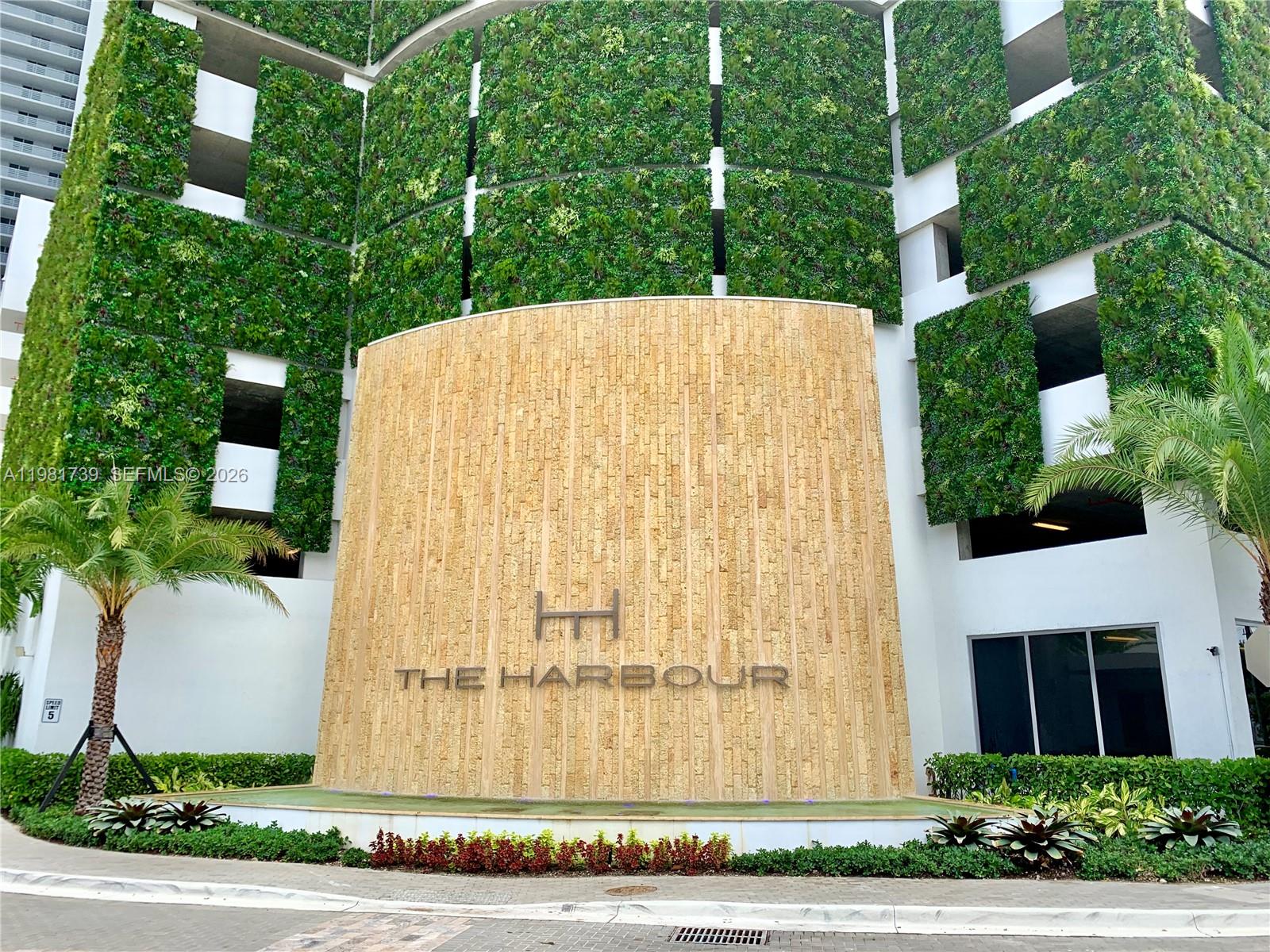 16385 Biscayne Blvd # 1104