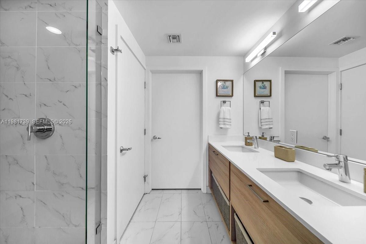 16385 Biscayne Blvd # 1104