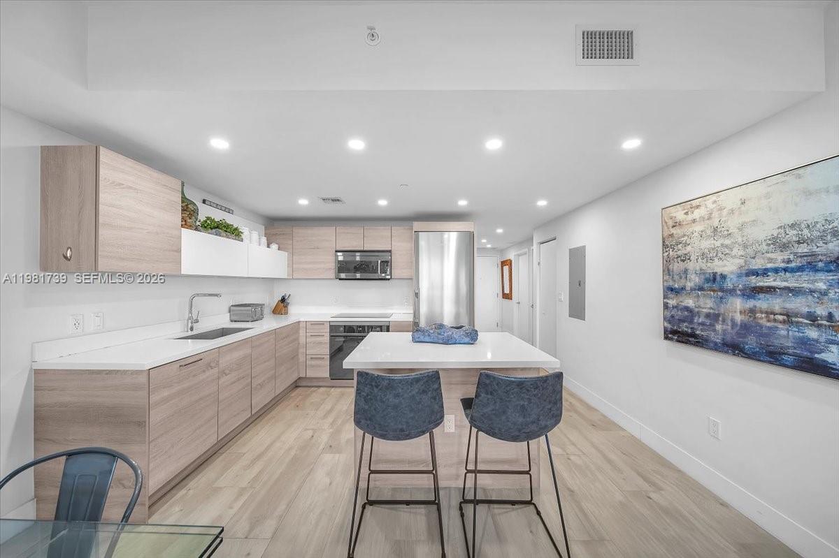 16385 Biscayne Blvd # 1104